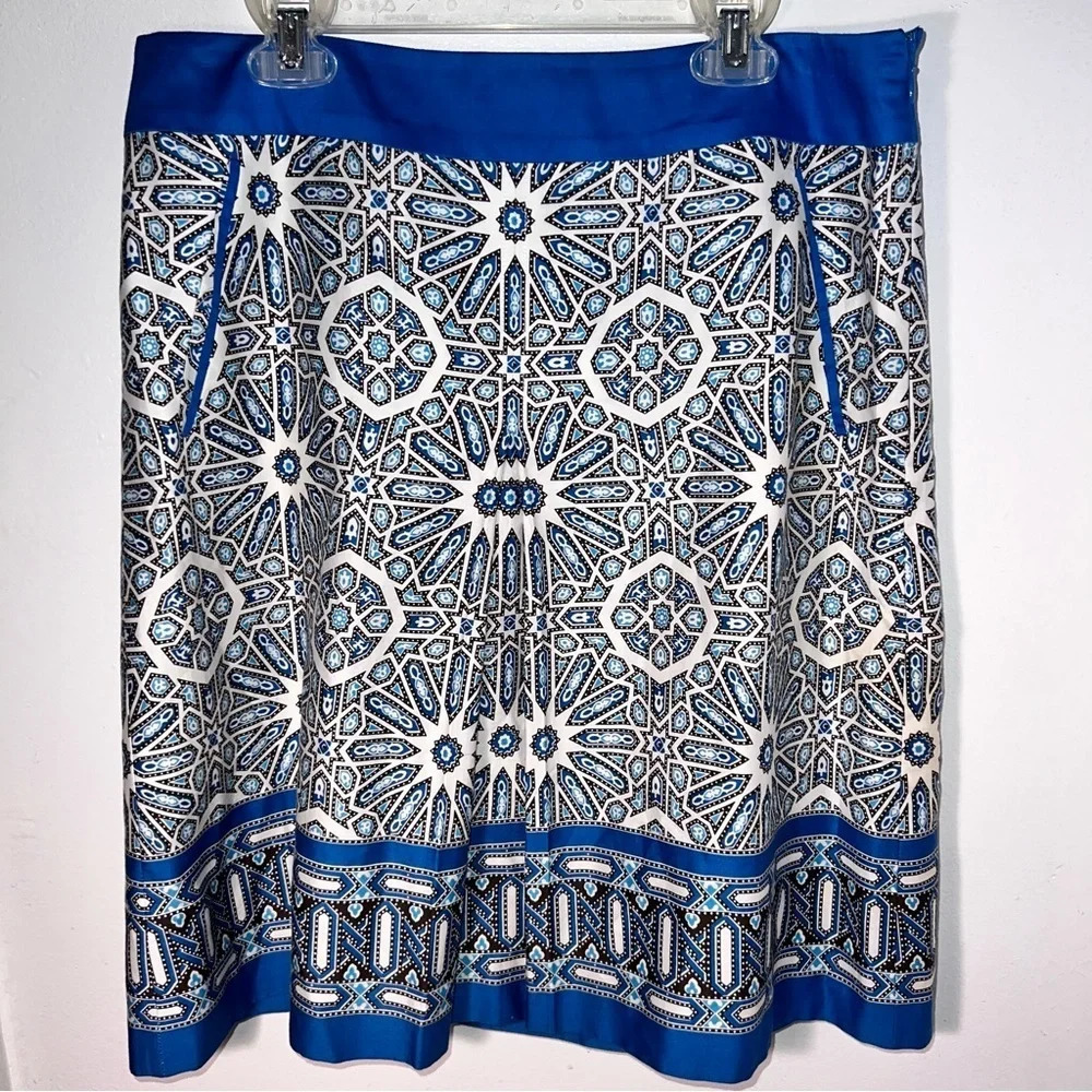 Ann Taylor,4, pleated slant pockets geometric print solid contrast waist and hem